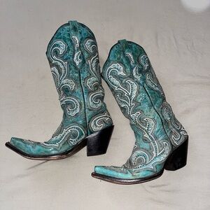 Women's Turquoise Embroidered Western Heeled Boots